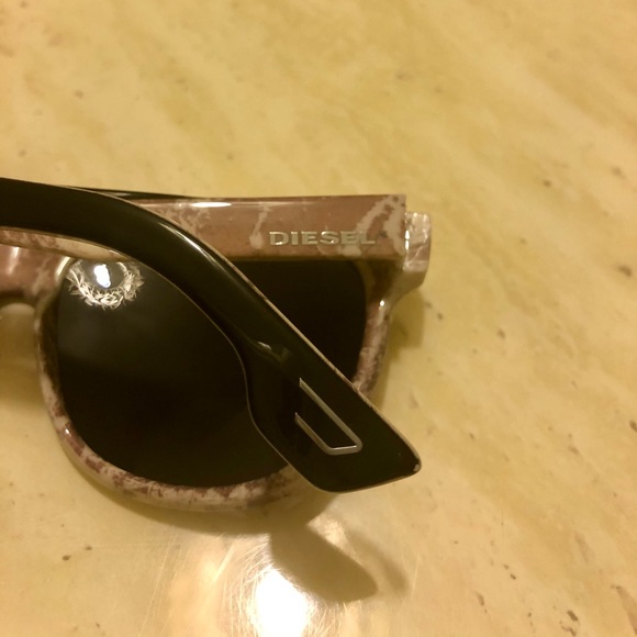 Auth New Diesel Grey Marble Mirror Sunglasses - Picture 4 of 8